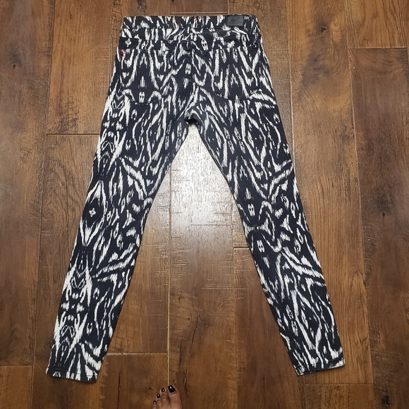 BDG Urban Outfitters Twig Mid-Rise Ikat Print Black and White Jeans Size 28 - Picture 4 of 10